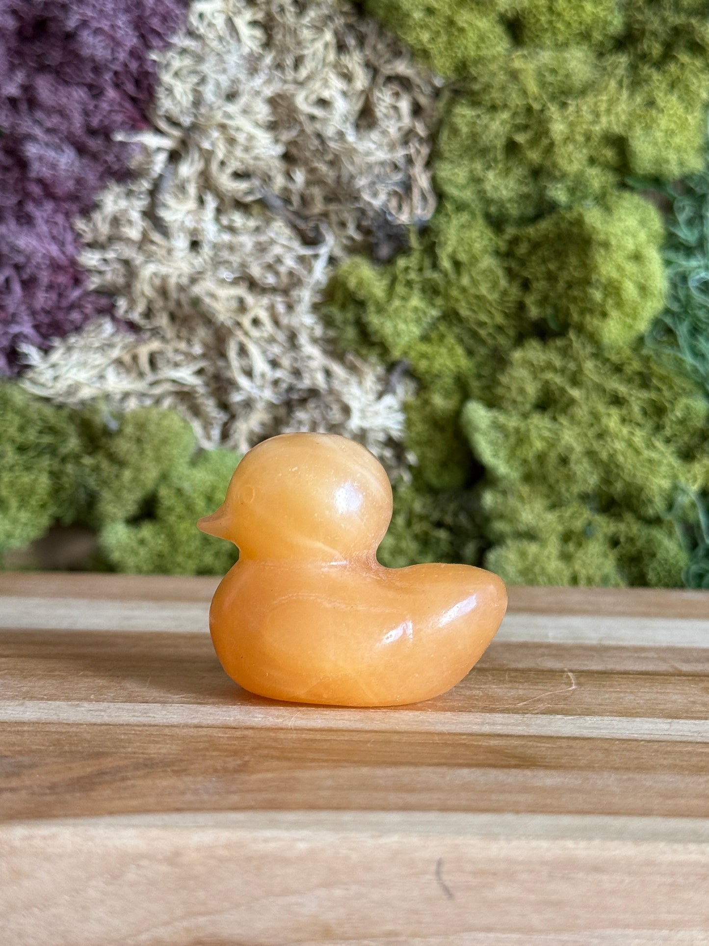 ORANGE CALCITE DUCK LARGE