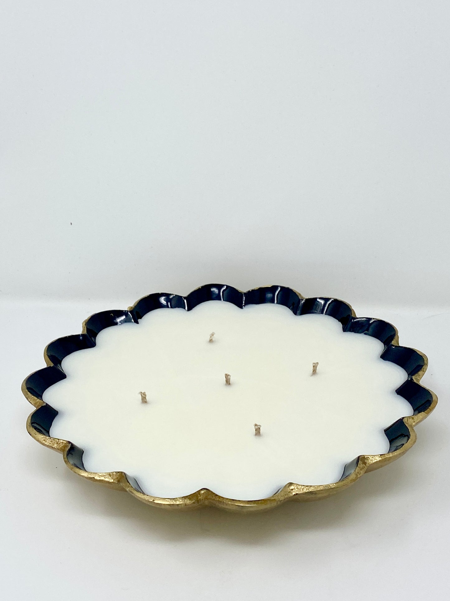 GOLD ROUNDED EDGE 24 OZ SOY CANDLE