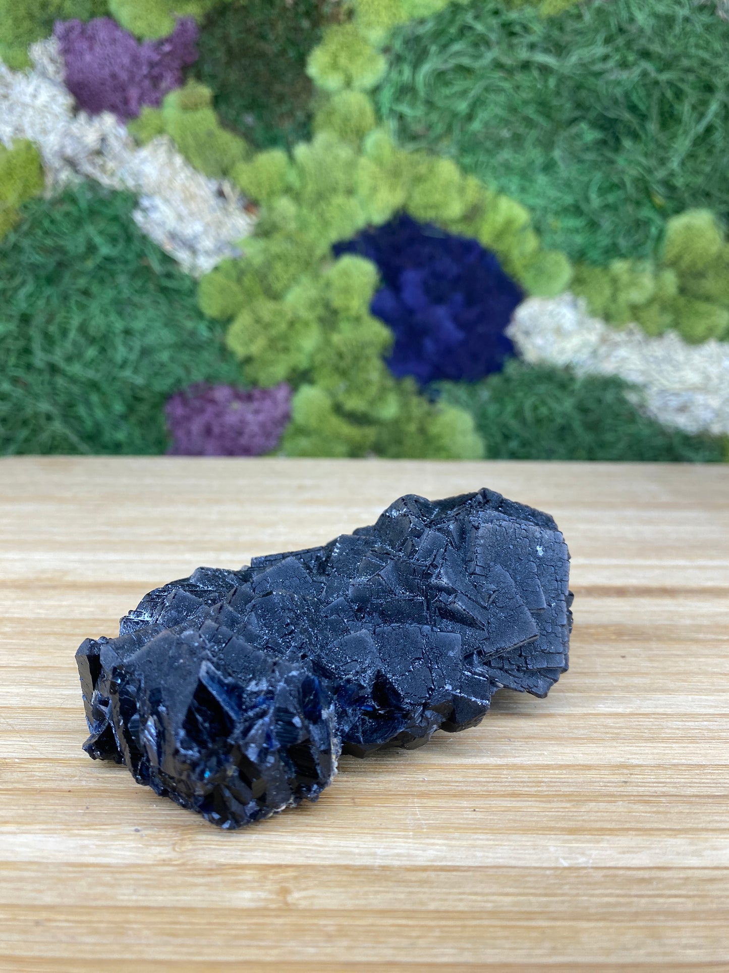 BLACK FLUORITE SPECIMEN UV REACTIVE