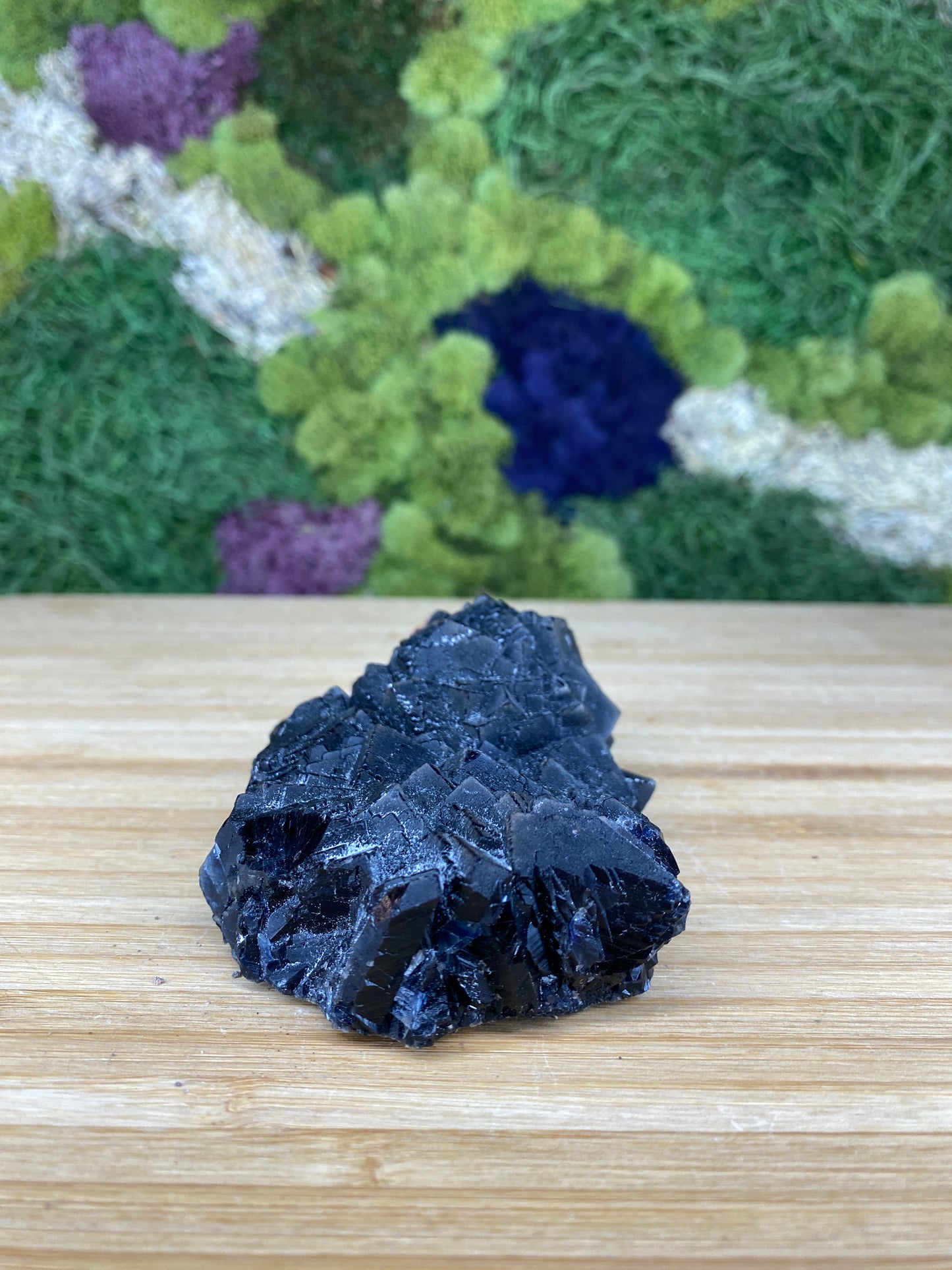 BLACK FLUORITE SPECIMEN UV REACTIVE