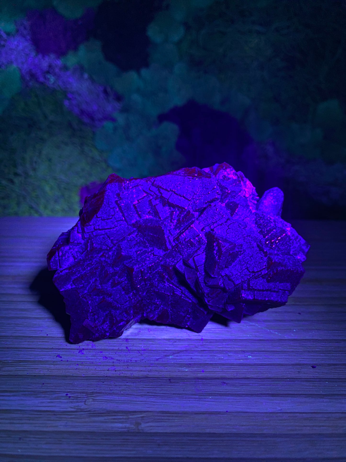 BLACK FLUORITE SPECIMEN UV REACTIVE