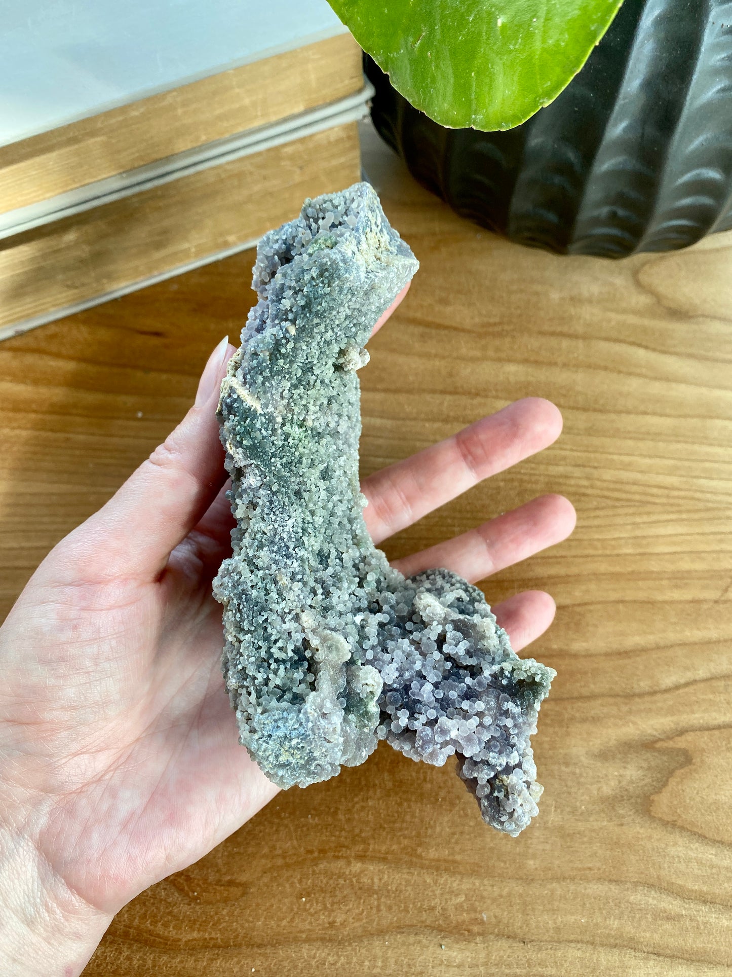 GRAPE AGATE SHIMMERING CLUSTER