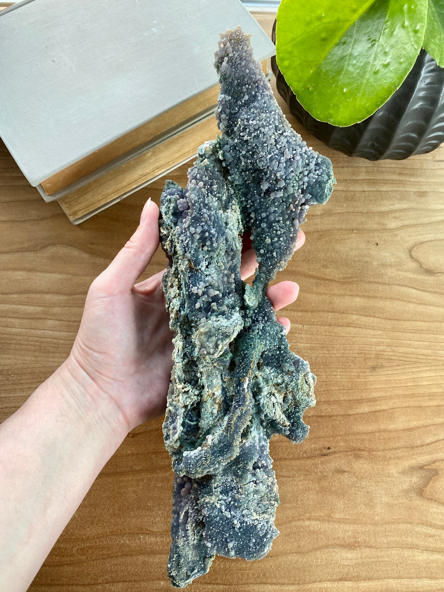 GRAPE AGATE SHIMMERING CLUSTER