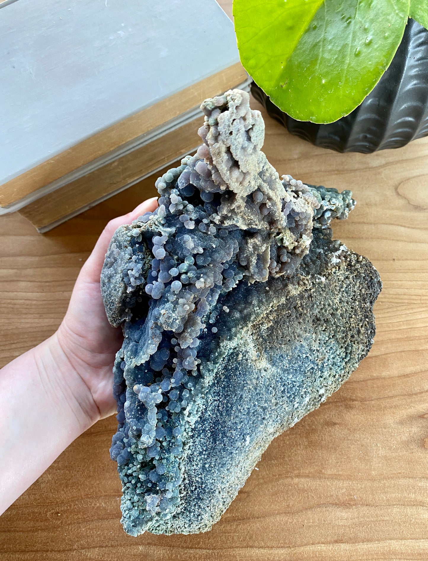 GRAPE AGATE SHIMMERING CLUSTER