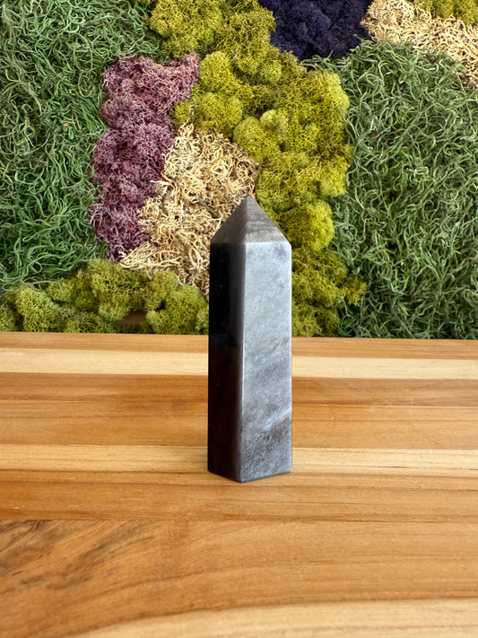 SILVER SHEEN OBSIDIAN TOWER