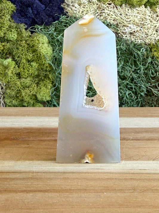 AGATE TOWER WITH DRUZY CAVE